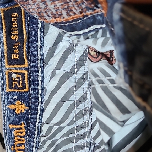 ROCK REVIVAL SHAYLEE RHINESTONES EASY-FIT SKINNY DENIM JEAN - Picture 8 of 16